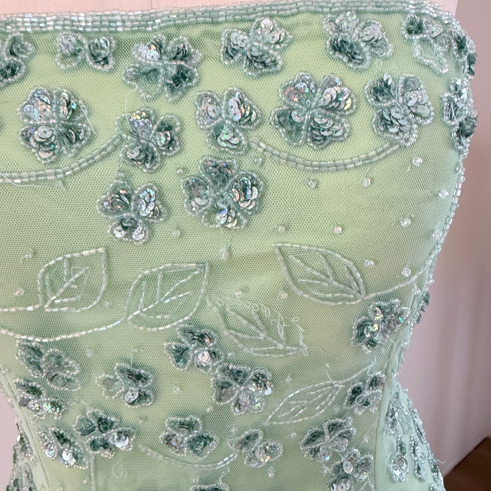 Elegant Green Aqua Beaded Evening Dress - Picture 4 of 14
